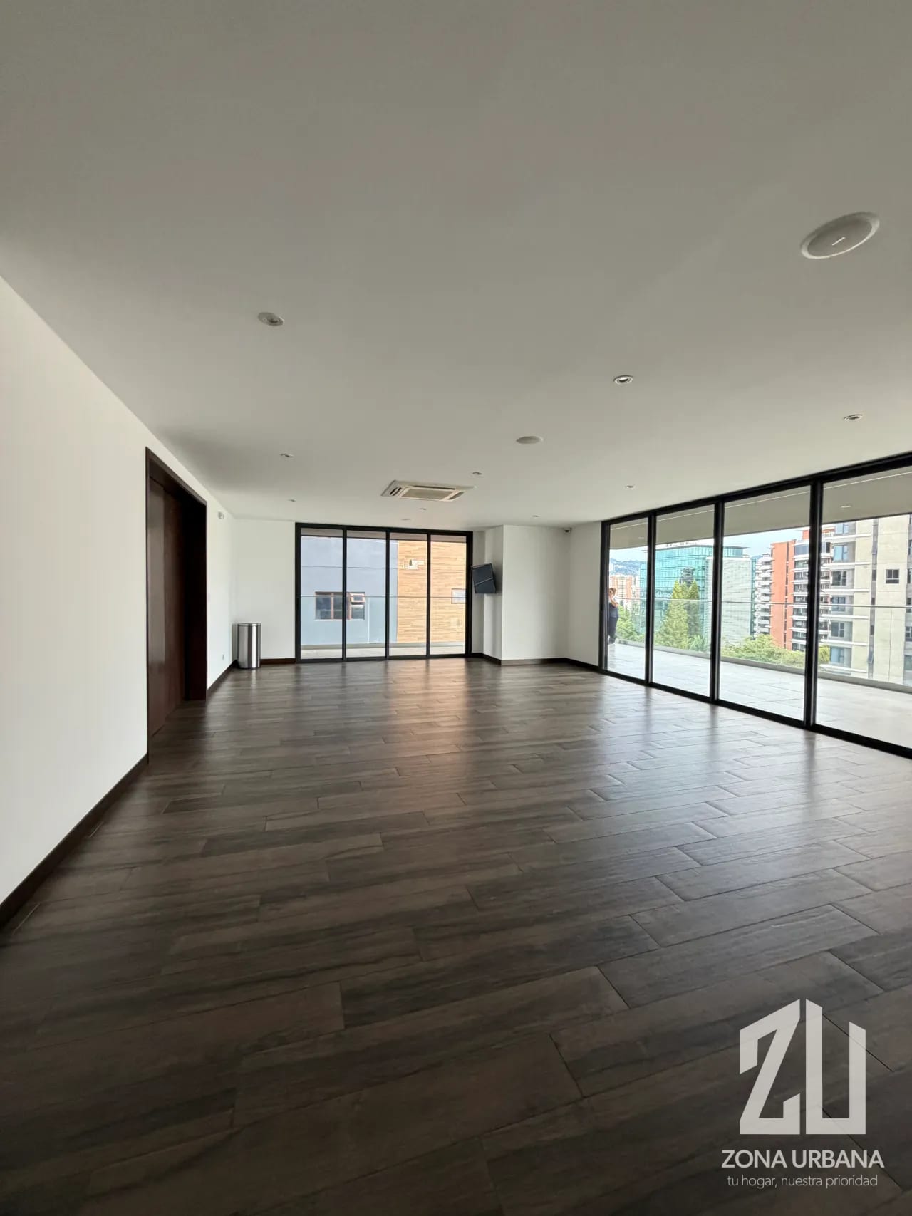 Penthouse de dos niveles con terraza privada y vistas desde las alturas de Zona 10 — Apartamento en Venta en Vasanta, Zona 10, Guatemala, Ciudad — foto 1 de 16