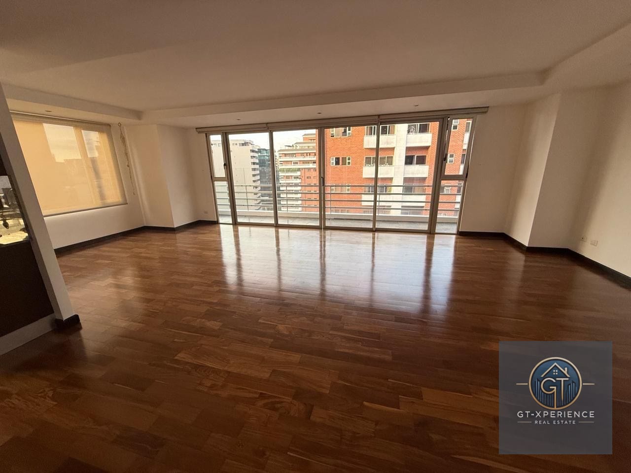 Lindo y amplio apartamento en Aria, Zona 10 — Apartamento en Venta en Aria, Zona 10, Guatemala, Ciudad — foto 2 de 12