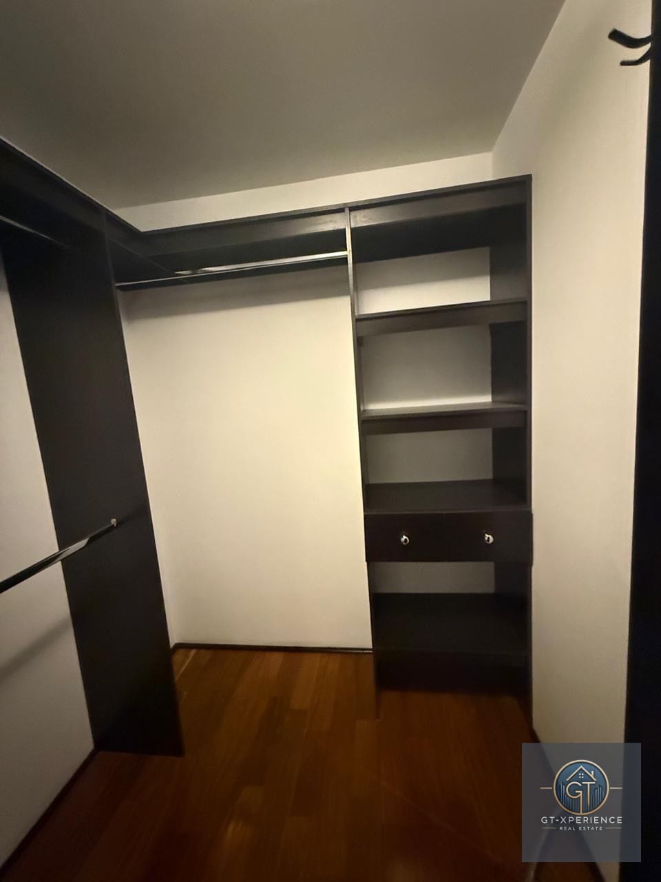 Lindo y amplio apartamento en Aria, Zona 10 — Apartamento en Venta en Aria, Zona 10, Guatemala, Ciudad — foto 11 de 12
