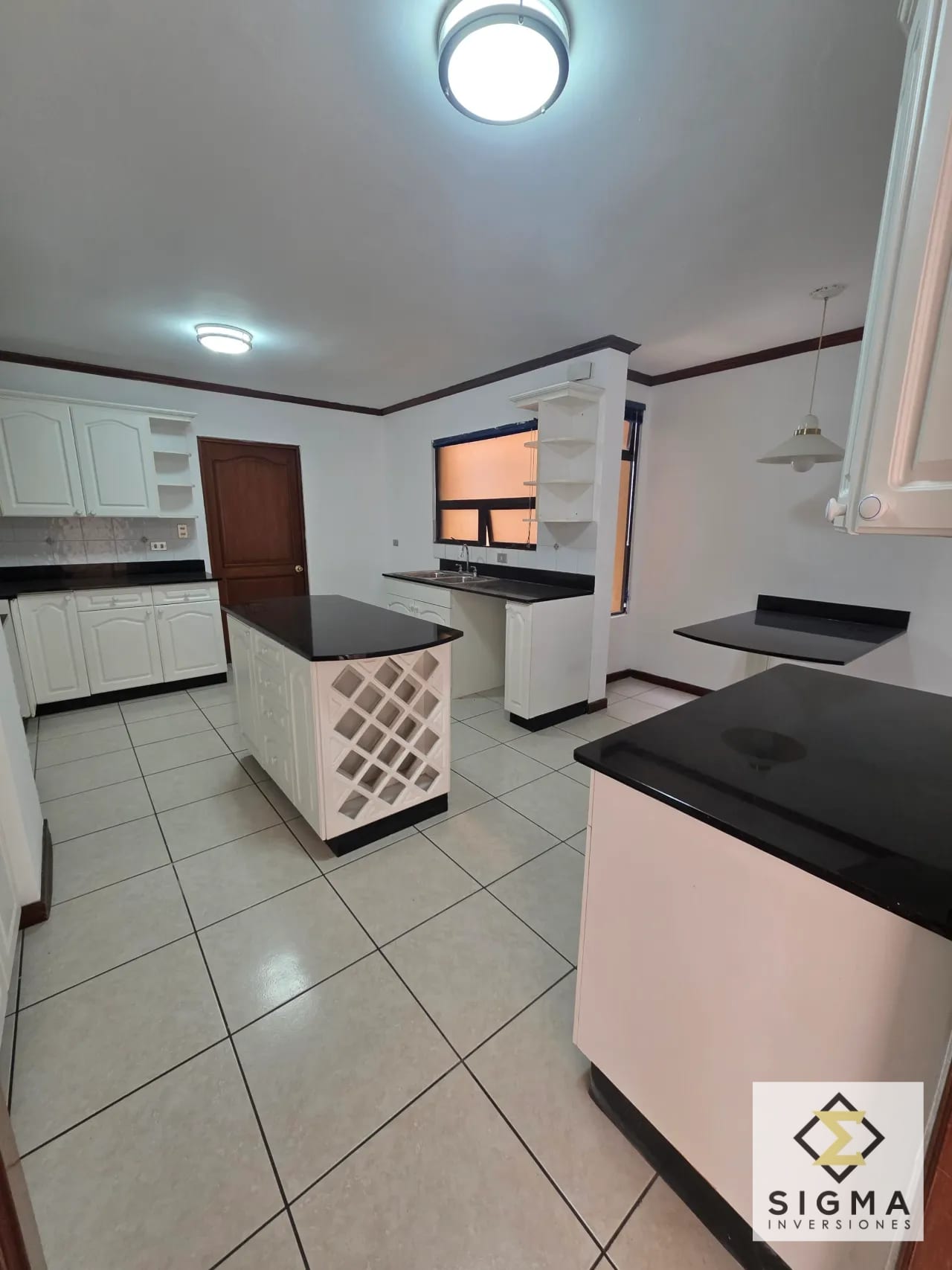 EN VENTA: Amplio apartamento en zona 10, Cerca de la Estación — Apartamento en Venta en Zona 10, Guatemala, Ciudad — foto 4 de 17