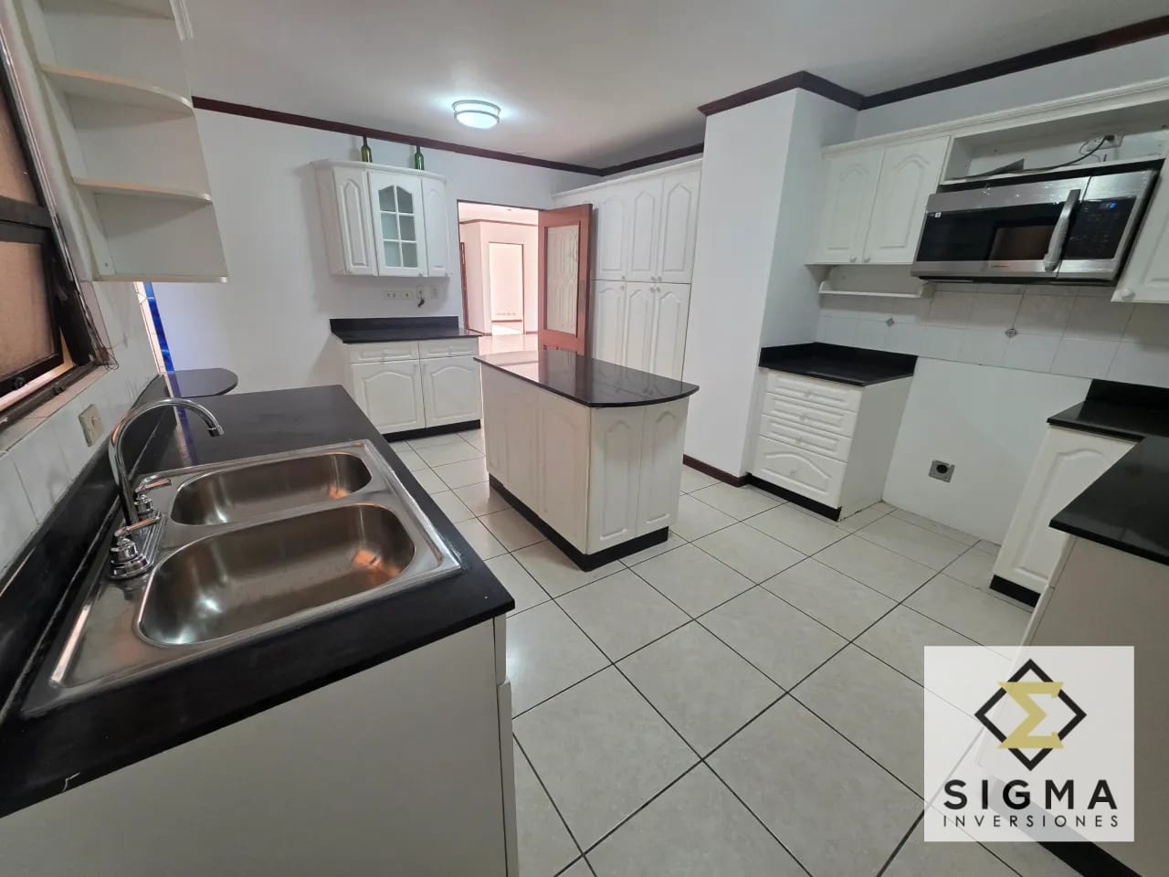 EN VENTA: Amplio apartamento en zona 10, Cerca de la Estación — Apartamento en Venta en Zona 10, Guatemala, Ciudad — foto 5 de 17