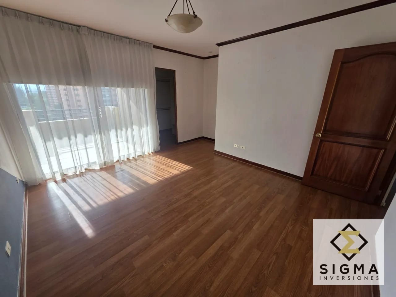 EN VENTA: Amplio apartamento en zona 10, Cerca de la Estación — Apartamento en Venta en Zona 10, Guatemala, Ciudad — foto 7 de 17