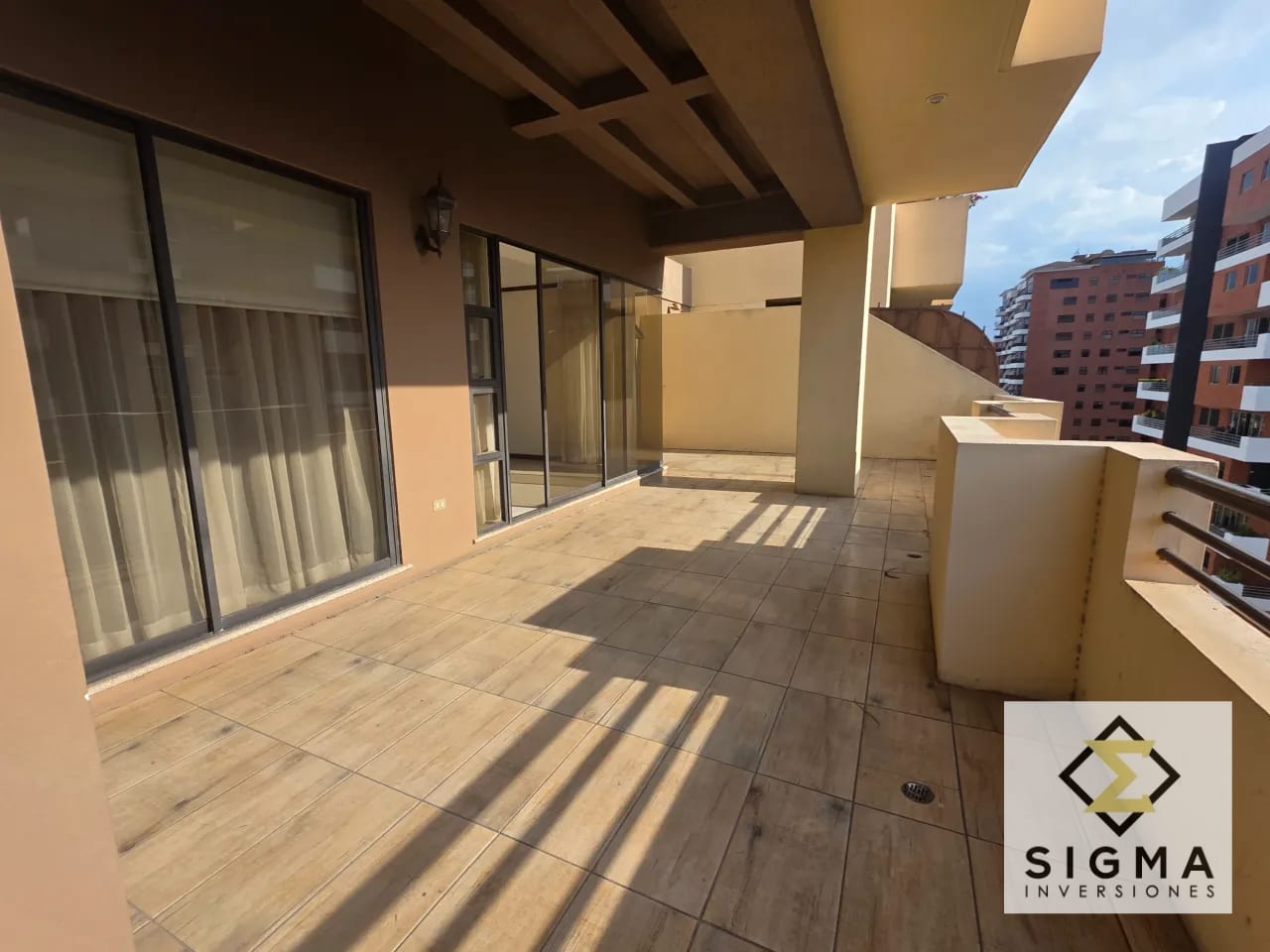 EN VENTA: Amplio apartamento en zona 10, Cerca de la Estación — Apartamento en Venta en Zona 10, Guatemala, Ciudad — foto 17 de 17