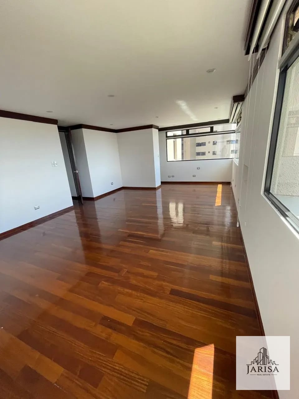 Amplio y Exclusivo Apartamento en Zona 14 — Apartamento en Venta en Zona 14, Guatemala, Ciudad — foto 10 de 12