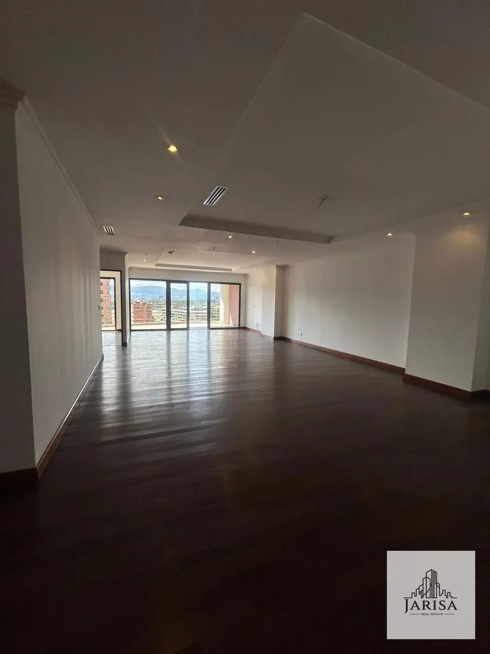 Amplio Apartamento Avenida Las Americas — Apartamento en Alquiler en Zona 14, Guatemala, Ciudad — foto 7 de 12