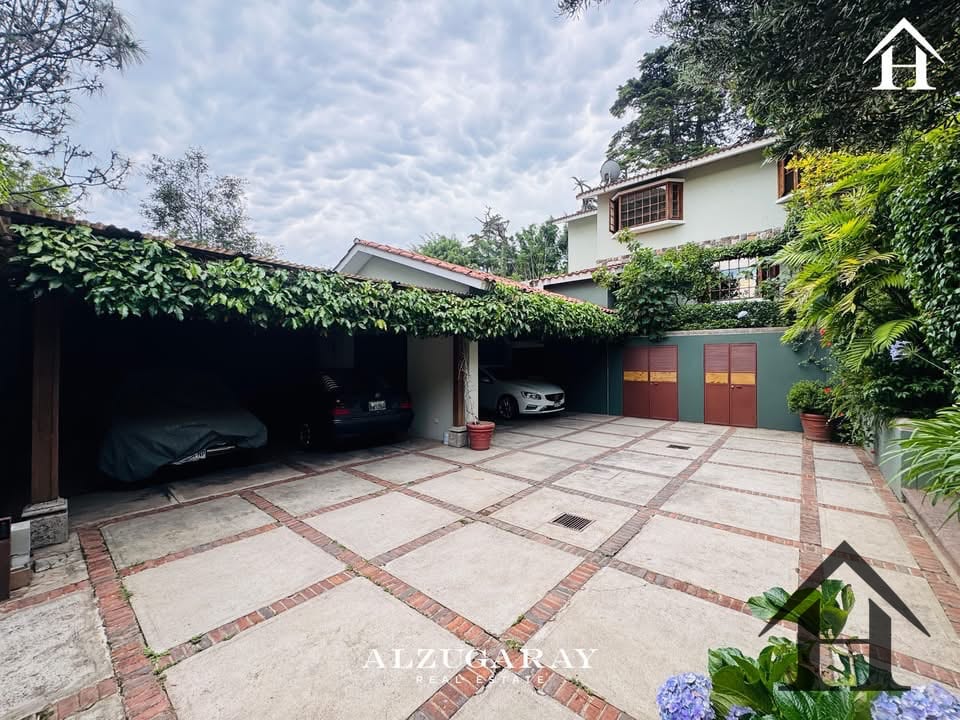 Casa con Pérgola y Jardín Residenciales La Cruz — Casa en Venta en Santa Catarina Pinula, Guatemala, Ciudad — foto 2 de 10