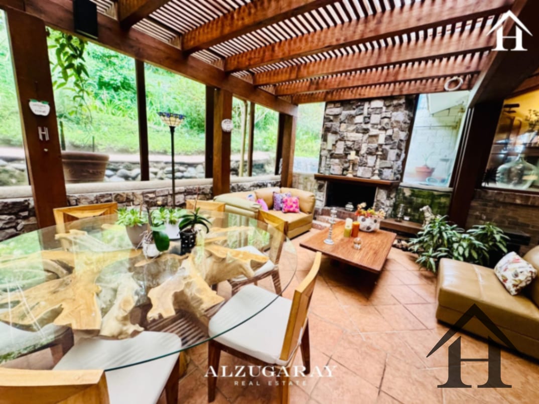 Casa con Pérgola y Jardín Residenciales La Cruz — Casa en Venta en Santa Catarina Pinula, Guatemala, Ciudad — foto 1 de 10