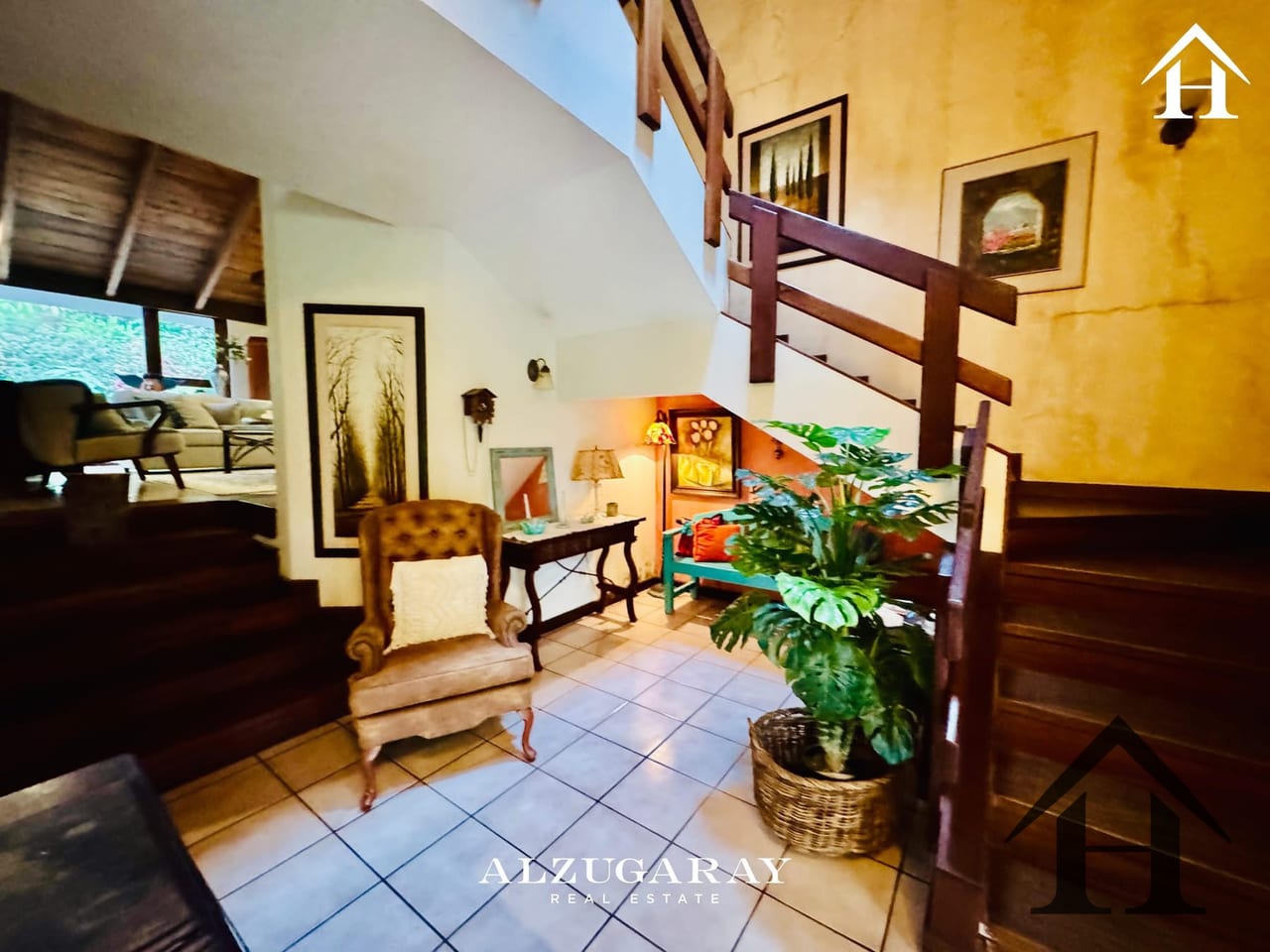 Casa con Pérgola y Jardín Residenciales La Cruz — Casa en Venta en Santa Catarina Pinula, Guatemala, Ciudad — foto 5 de 10