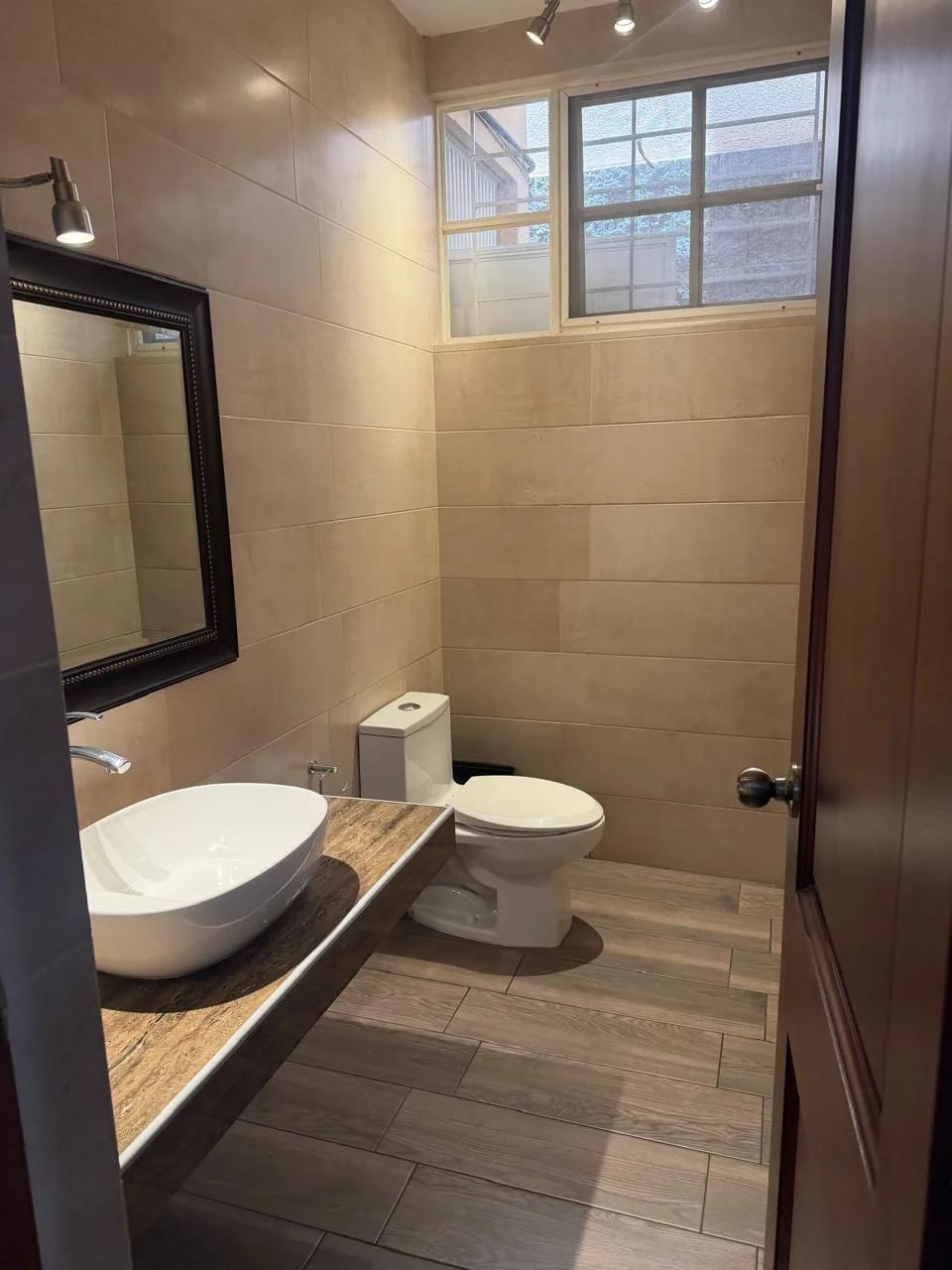🏡✨ Exclusiva Casa en Renta – Elgin II ✨🏡 — Casa en Alquiler en Elgin, Zona 13, Guatemala, Ciudad — foto 4 de 14