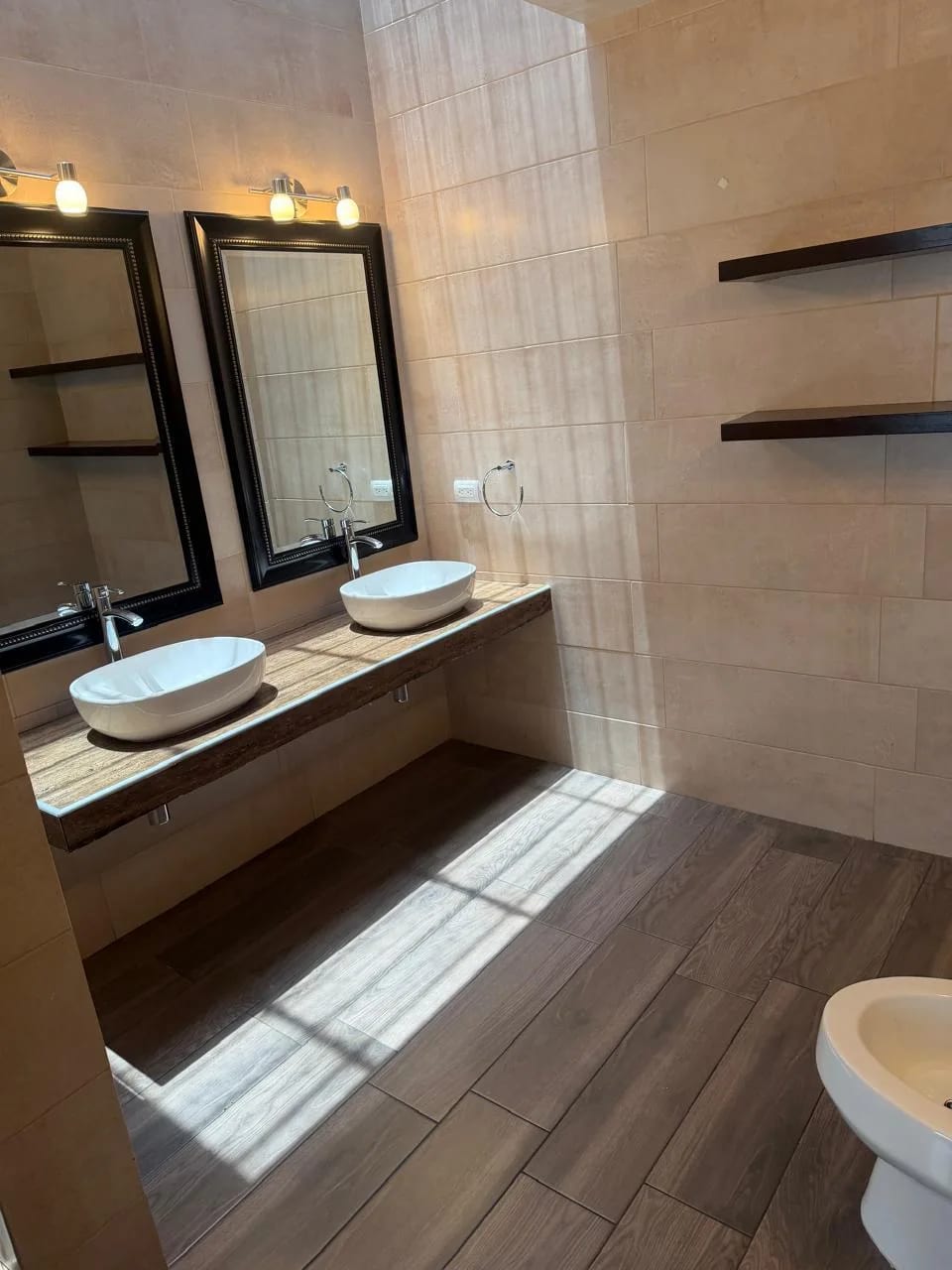 🏡✨ Exclusiva Casa en Renta – Elgin II ✨🏡 — Casa en Alquiler en Elgin, Zona 13, Guatemala, Ciudad — foto 12 de 14