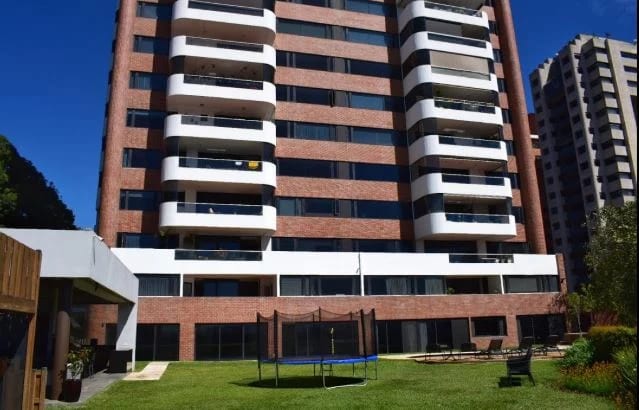Apartamento en Venta, Marques del Valle zona 14 — Apartamento en Venta en Zona 14, Guatemala, Ciudad — foto 1 de 10