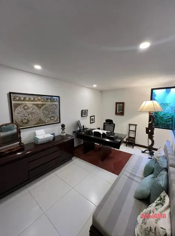 Casa Amplia con Piscina en Venta, en Zona 15 - Codigo 02_CV22 — Casa en Venta en Zona 15, Guatemala, Ciudad — foto 8 de 12