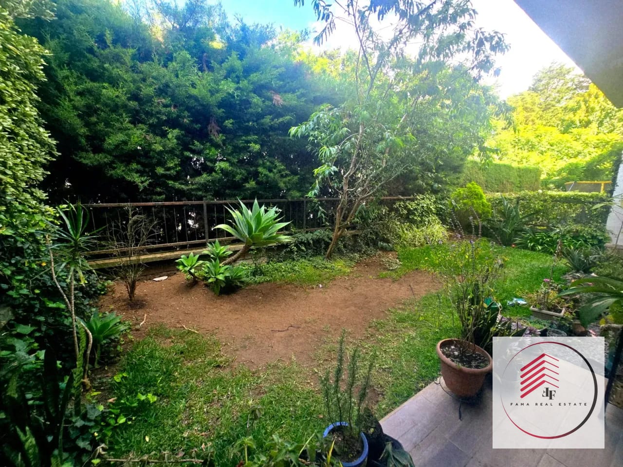 Zona 8 de Mixco San Cristobal Amplia Casa con Extenso Jardin en Venta — Casa en Venta en Zona 8 Mixco, Guatemala, Ciudad — foto 7 de 10