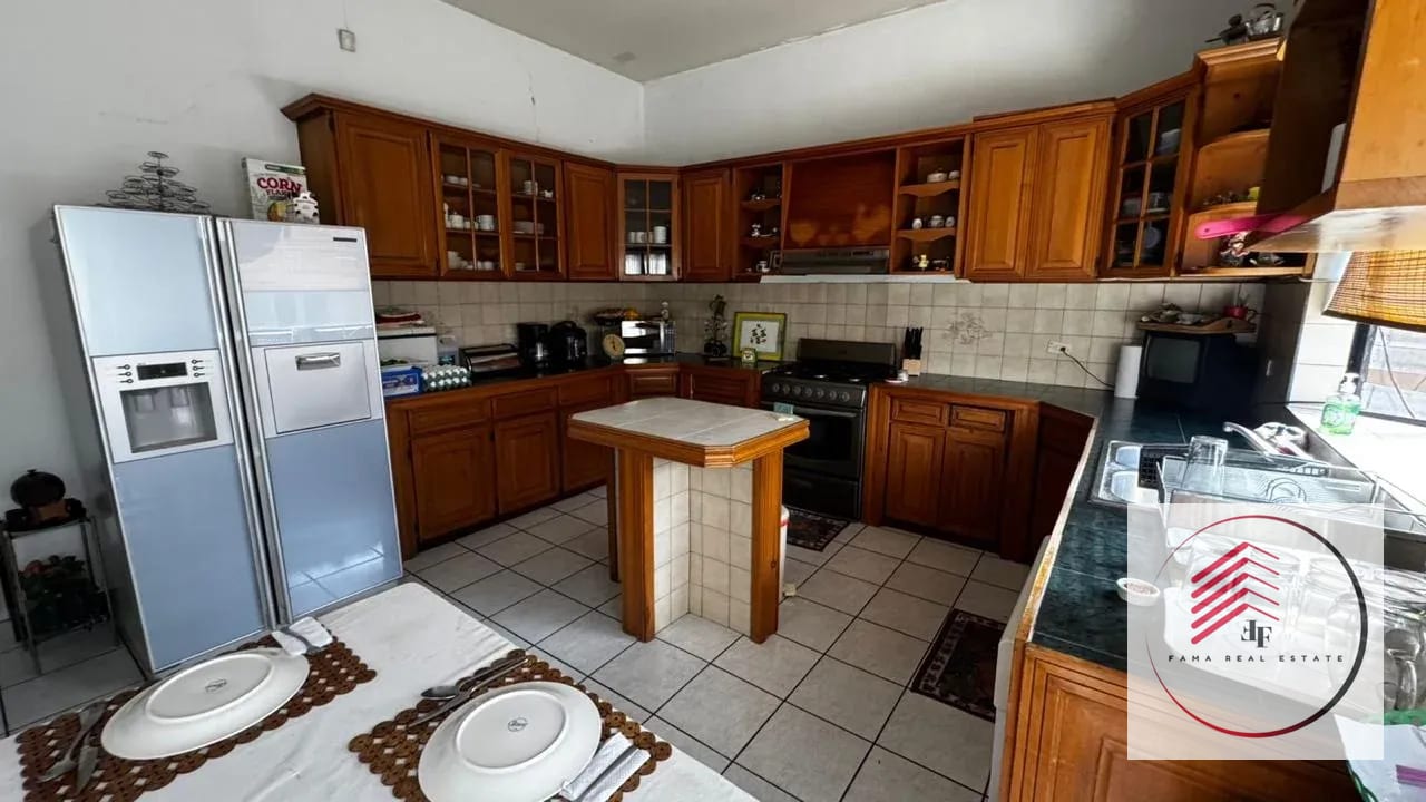 Zona 8 de Mixco San Cristobal Amplia Casa con Extenso Jardin en Venta — Casa en Venta en Zona 8 Mixco, Guatemala, Ciudad — foto 9 de 10