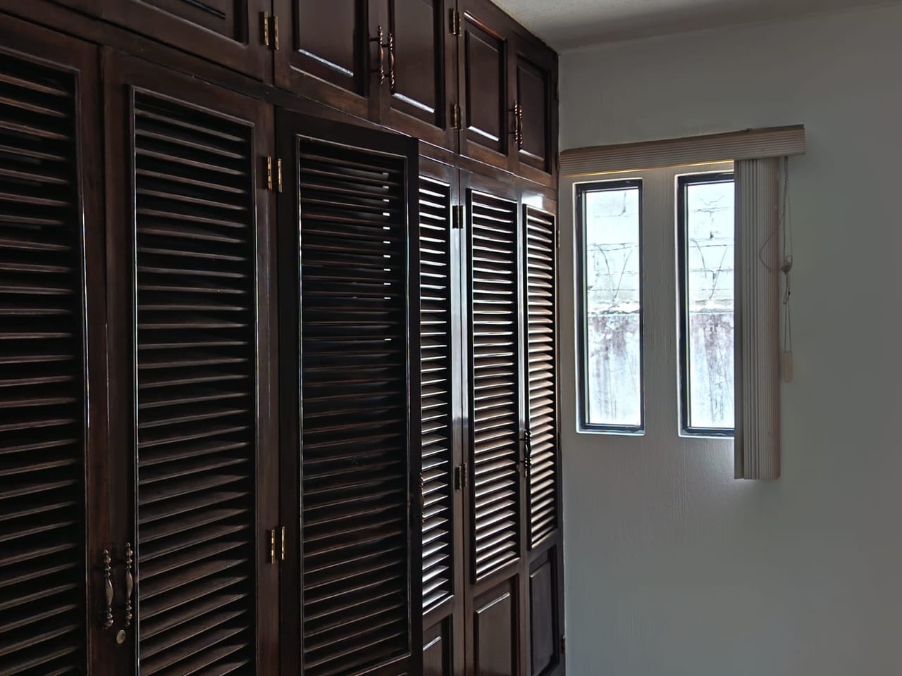Venta amplia casa para vivienda u oficina zona 15, Colonia Tecún Umán (copia) — Casa en Venta en Zona 15, Guatemala, Ciudad — foto 14 de 17