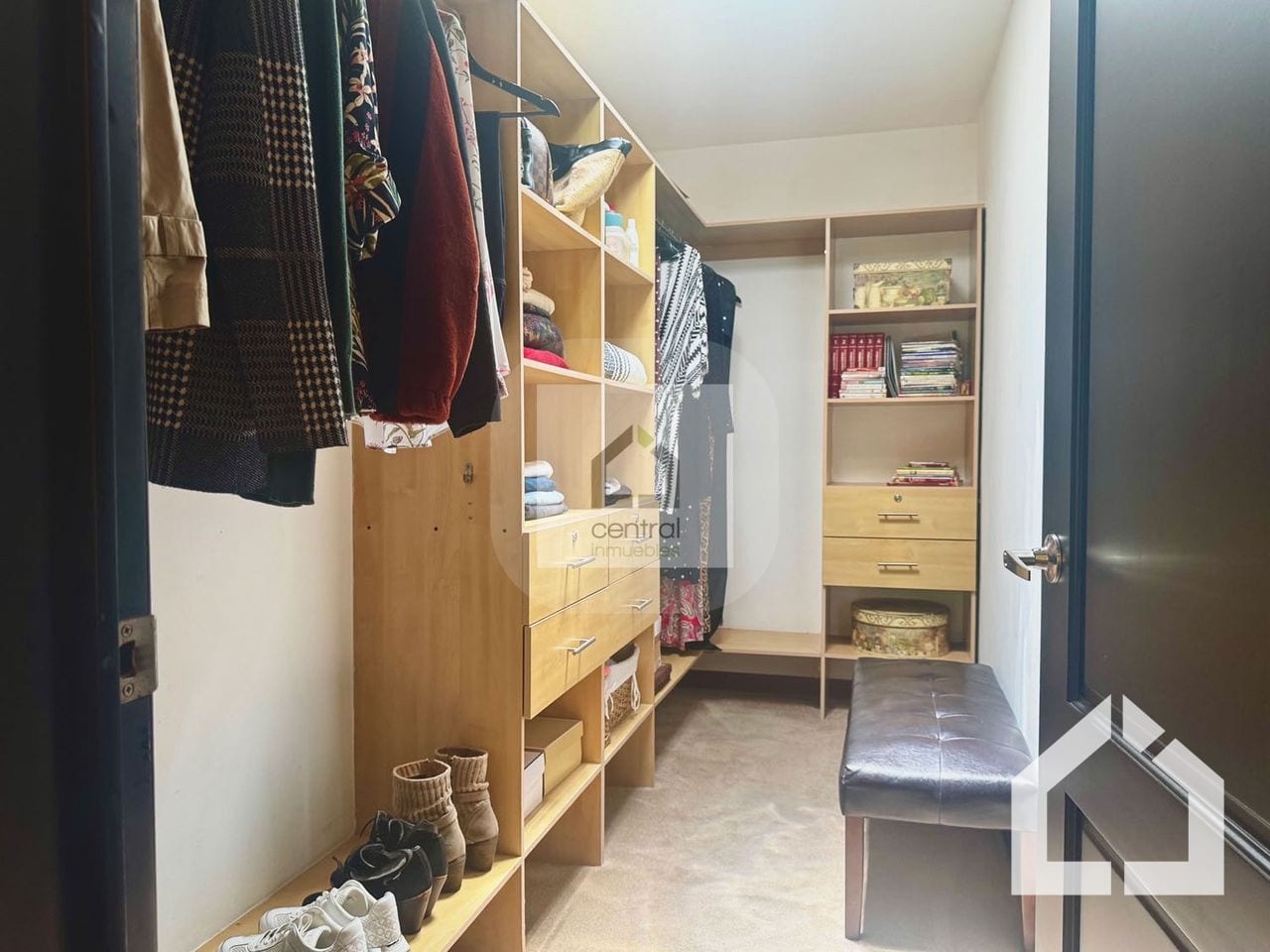 Casa en venta Colonia Sta, Rosalía, Condominio La Laguna — Casa en Venta en Santa Catarina Pinula, Guatemala, Ciudad — foto 12 de 17