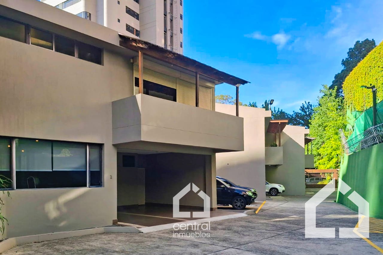 Amplia y exclusiva casa de 4 habitaciones en zona 14 — Casa en Venta en Zona 14, Guatemala, Ciudad — foto 12 de 16