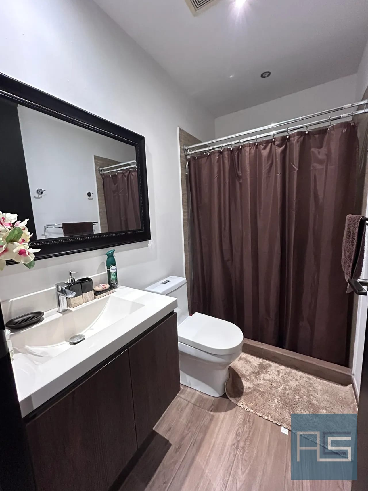 Amplio y moderno apartamento de 3 habitaciones con jardín en Venta, Edificio Vivalt, zona 10 — Apartamento en Venta en Zona 10, Guatemala, Ciudad — foto 15 de 17
