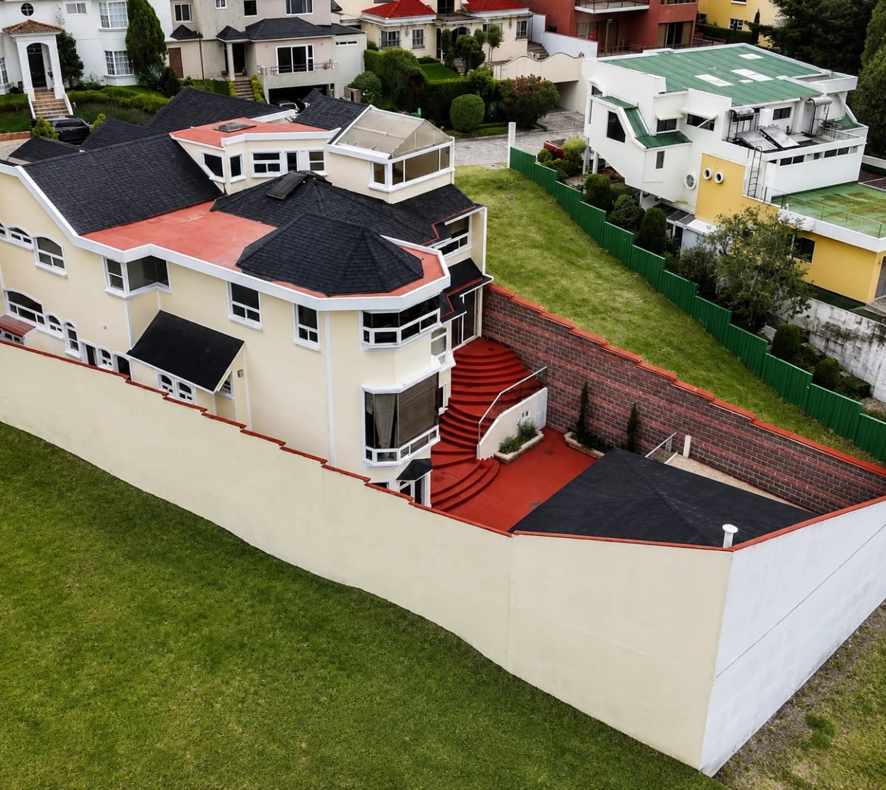 Casa en venta Carretera a Fraijanes — Casa en Venta en Vila Verde II, Carretera a El Salvador, Guatemala, Ciudad — foto 2 de 7