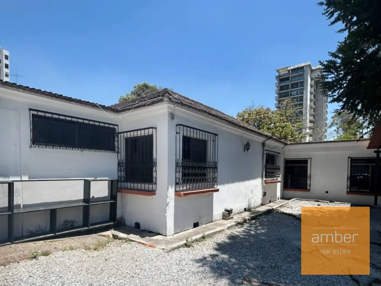Casa en zona 10 — Casa en Alquiler en Zona 10, Guatemala, Ciudad — foto 1 de 9