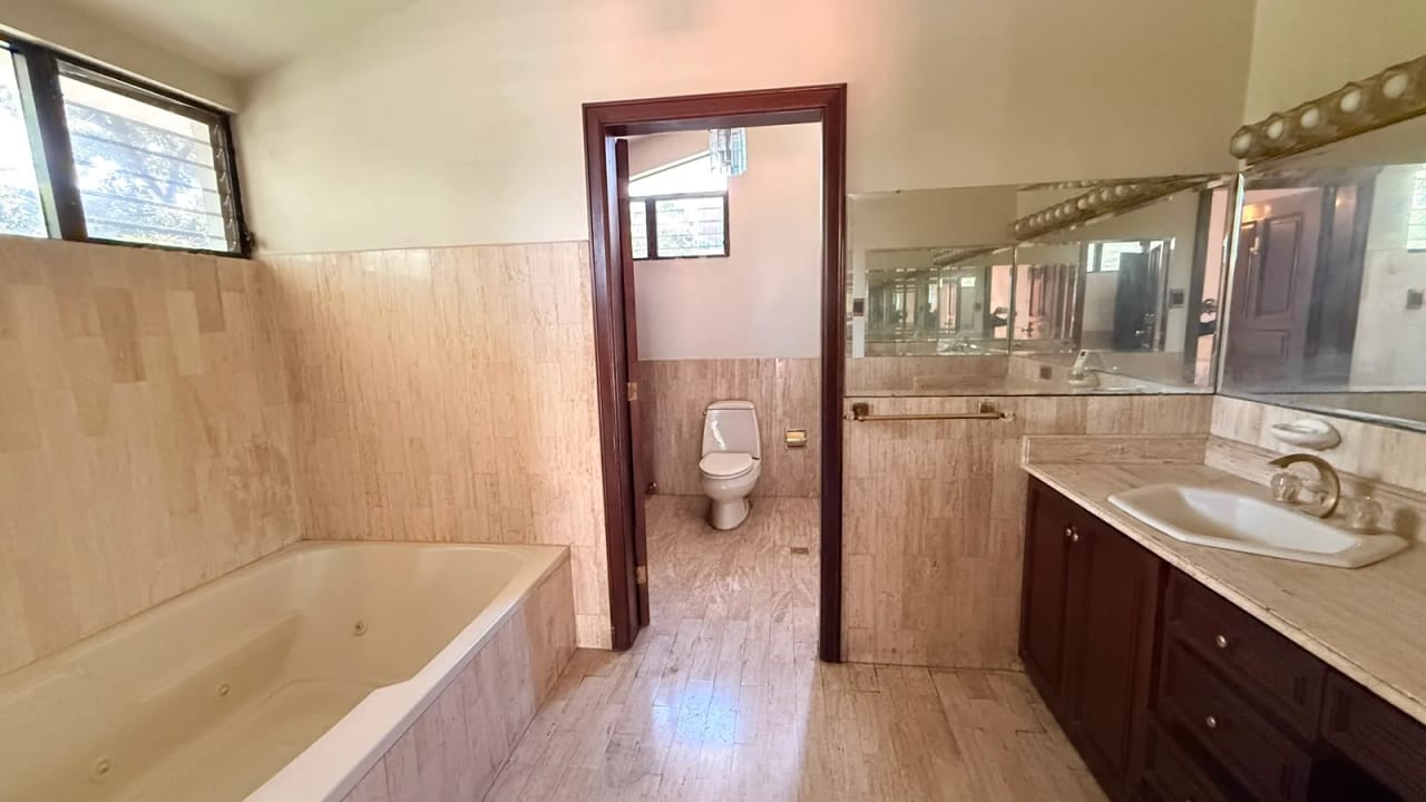 Casa Exclusiva en Venta | Elgin II, Zona 13 — Casa en Venta en Elgin, Zona 13, Guatemala, Ciudad — foto 11 de 17