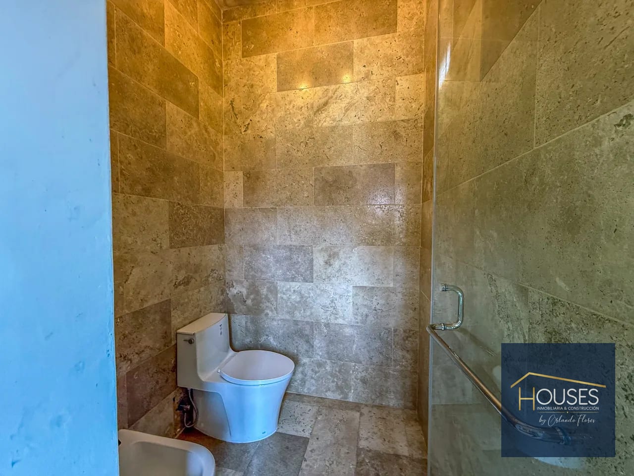 Vendo Casa de esquina en Paseo Antigua, Antigua Guatemala — Casa en Venta en Antigua, Sacatepéquez — foto 10 de 15