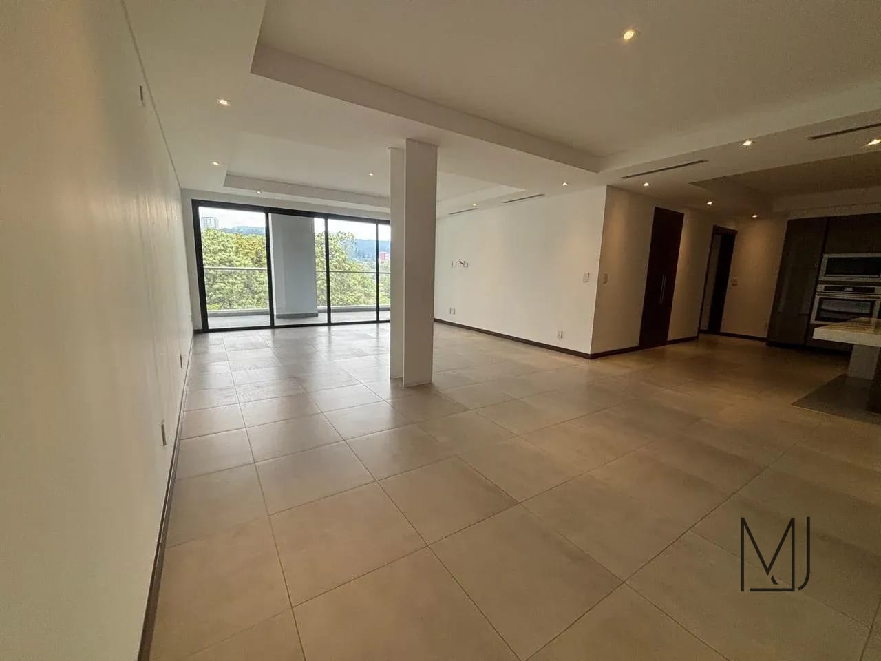 Apartamento en Alquiler / Venta | Edificio Azores | Zona 15 VH2 | 3 habitaciones · AC — Apartamento en Alquiler en Zona 15, Guatemala, Ciudad — foto 3 de 17