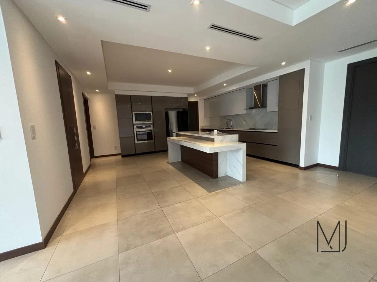 Apartamento en Alquiler / Venta | Edificio Azores | Zona 15 VH2 | 3 habitaciones · AC — Apartamento en Alquiler en Zona 15, Guatemala, Ciudad — foto 1 de 17