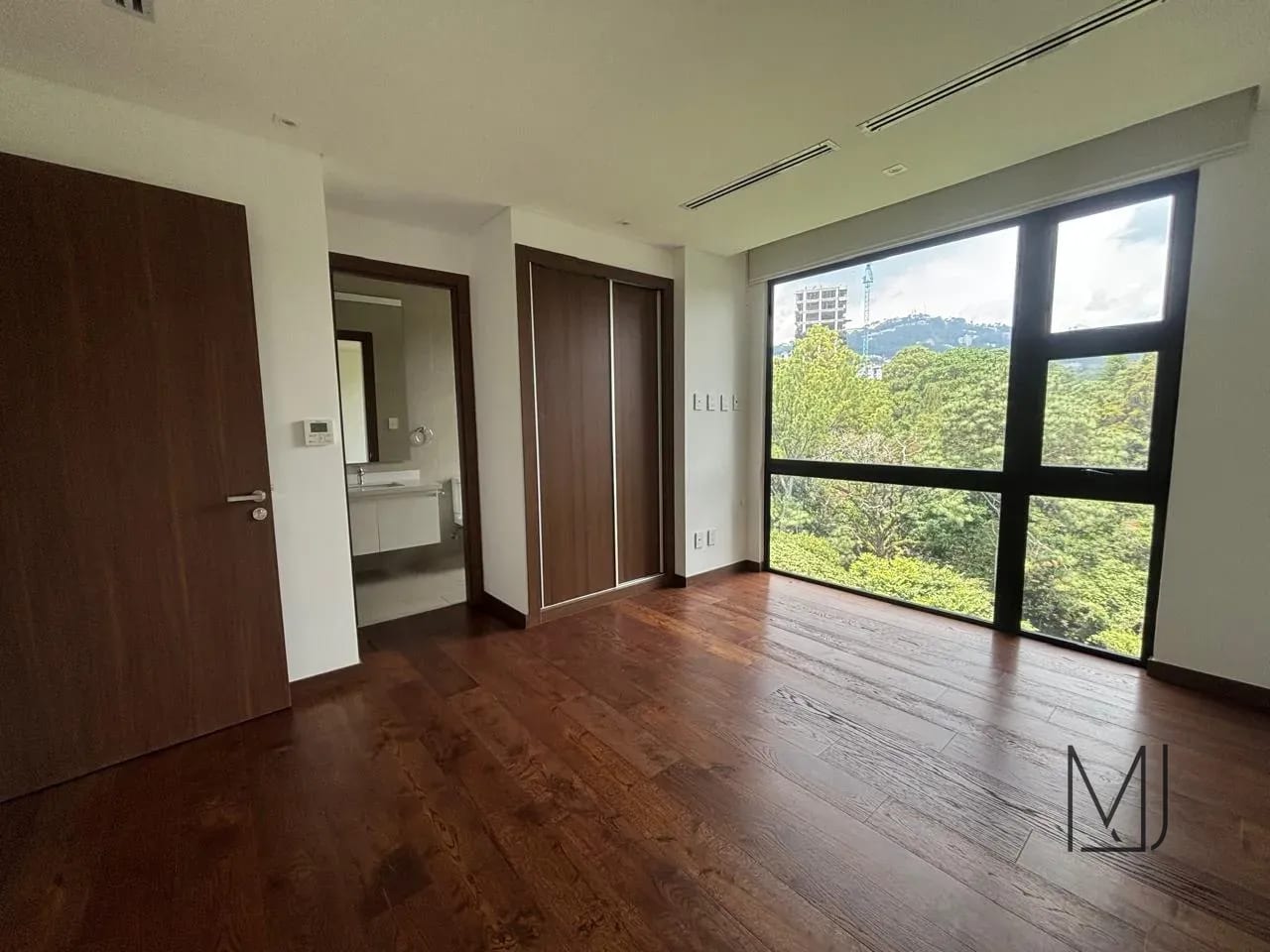 Apartamento en Alquiler / Venta | Edificio Azores | Zona 15 VH2 | 3 habitaciones · AC — Apartamento en Alquiler en Zona 15, Guatemala, Ciudad — foto 8 de 17