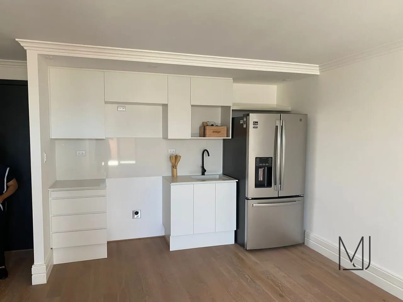 Apartamento en Venta | Edificio Céntrico | Zona 5 | 2 hab. · Terraza — Apartamento en Alquiler en Céntrico, Zona 5, Guatemala, Ciudad — foto 2 de 10