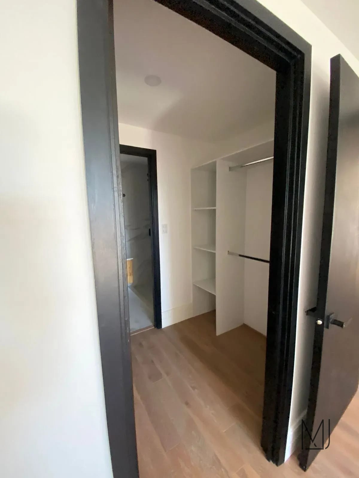 Apartamento en Venta | Edificio Céntrico | Zona 5 | 2 hab. · Terraza — Apartamento en Alquiler en Céntrico, Zona 5, Guatemala, Ciudad — foto 8 de 10