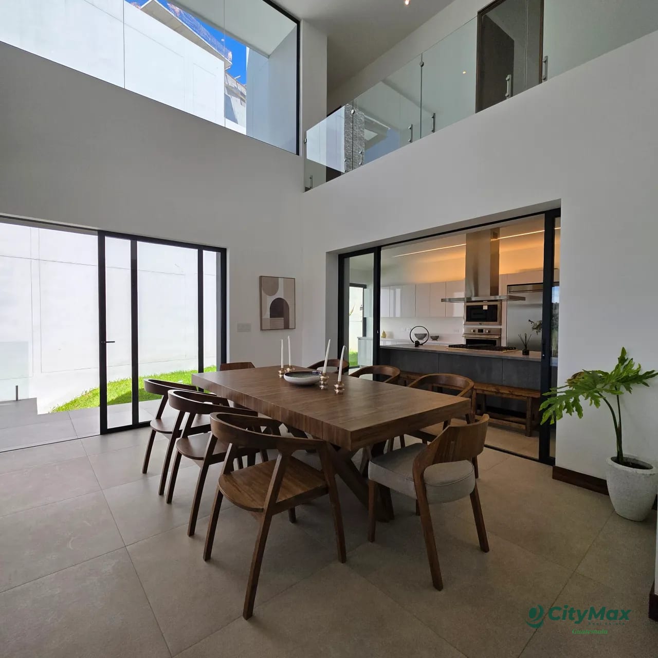 En venta Lujosa Casa en la zona 16 El Pulte — Casa en Venta en El Pulté, Zona 16, Guatemala, Ciudad — foto 4 de 7