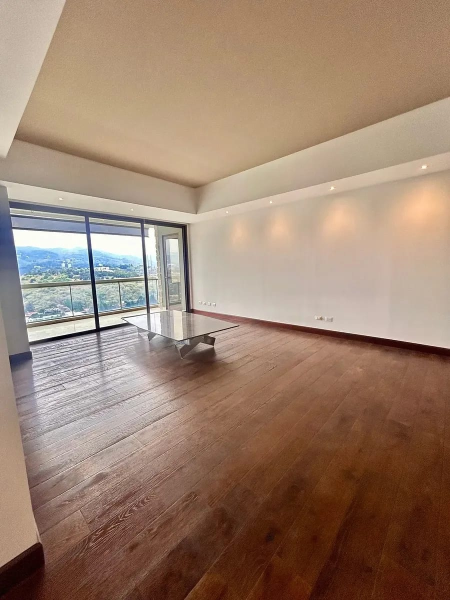 Apartamento en Alquiler en Tiffany 5ta (Vista a la Cañada) — Apartamento en Alquiler en Tiffany 5ta Avenida, Zona 14, Guatemala, Ciudad — foto 4 de 11