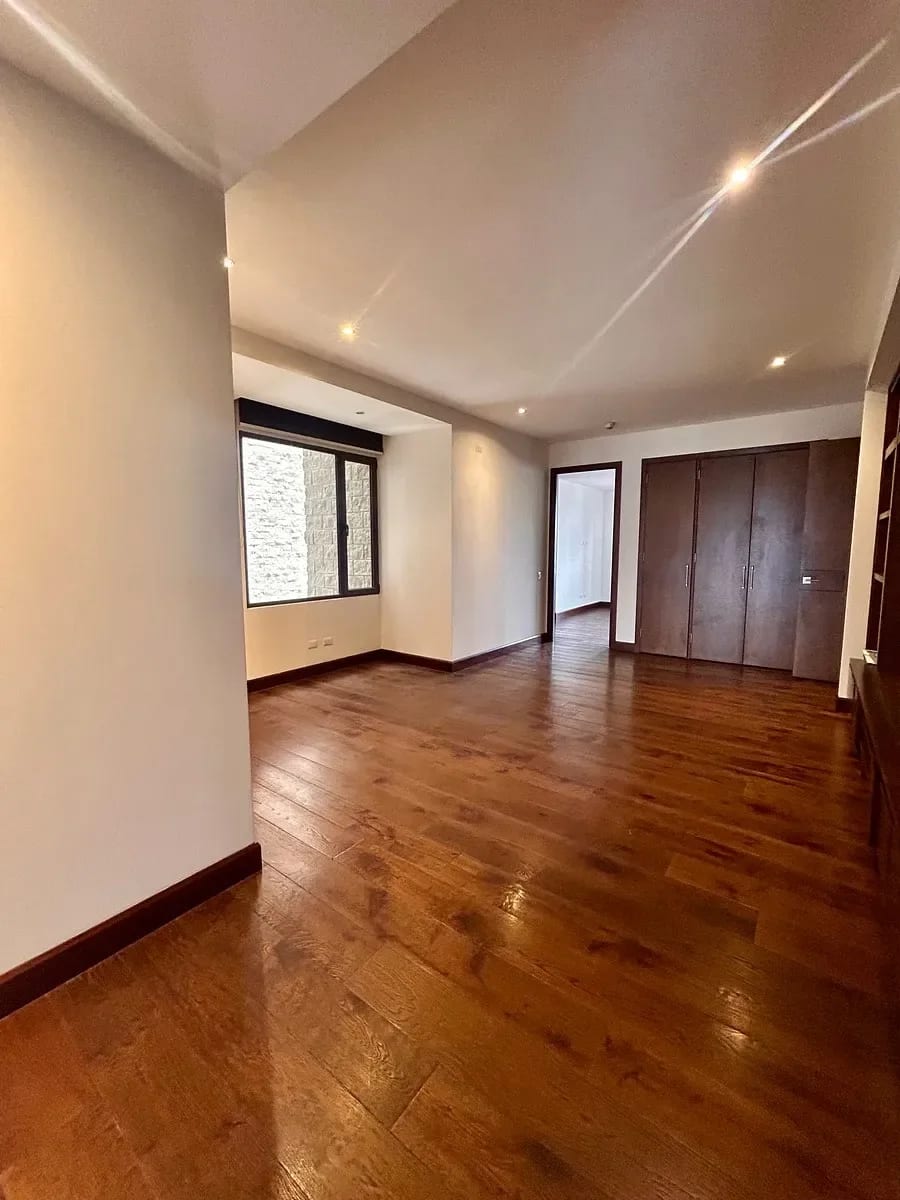 Apartamento en Alquiler en Tiffany 5ta (Vista a la Cañada) — Apartamento en Alquiler en Tiffany 5ta Avenida, Zona 14, Guatemala, Ciudad — foto 8 de 11