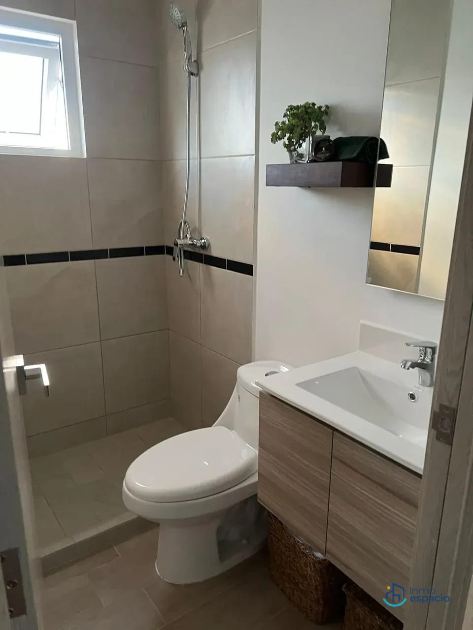 Apartamento en Alquiler o Venta | Zona 12 — Apartamento en Alquiler en Andares Doce, Zona 12, Guatemala, Ciudad — foto 6 de 9