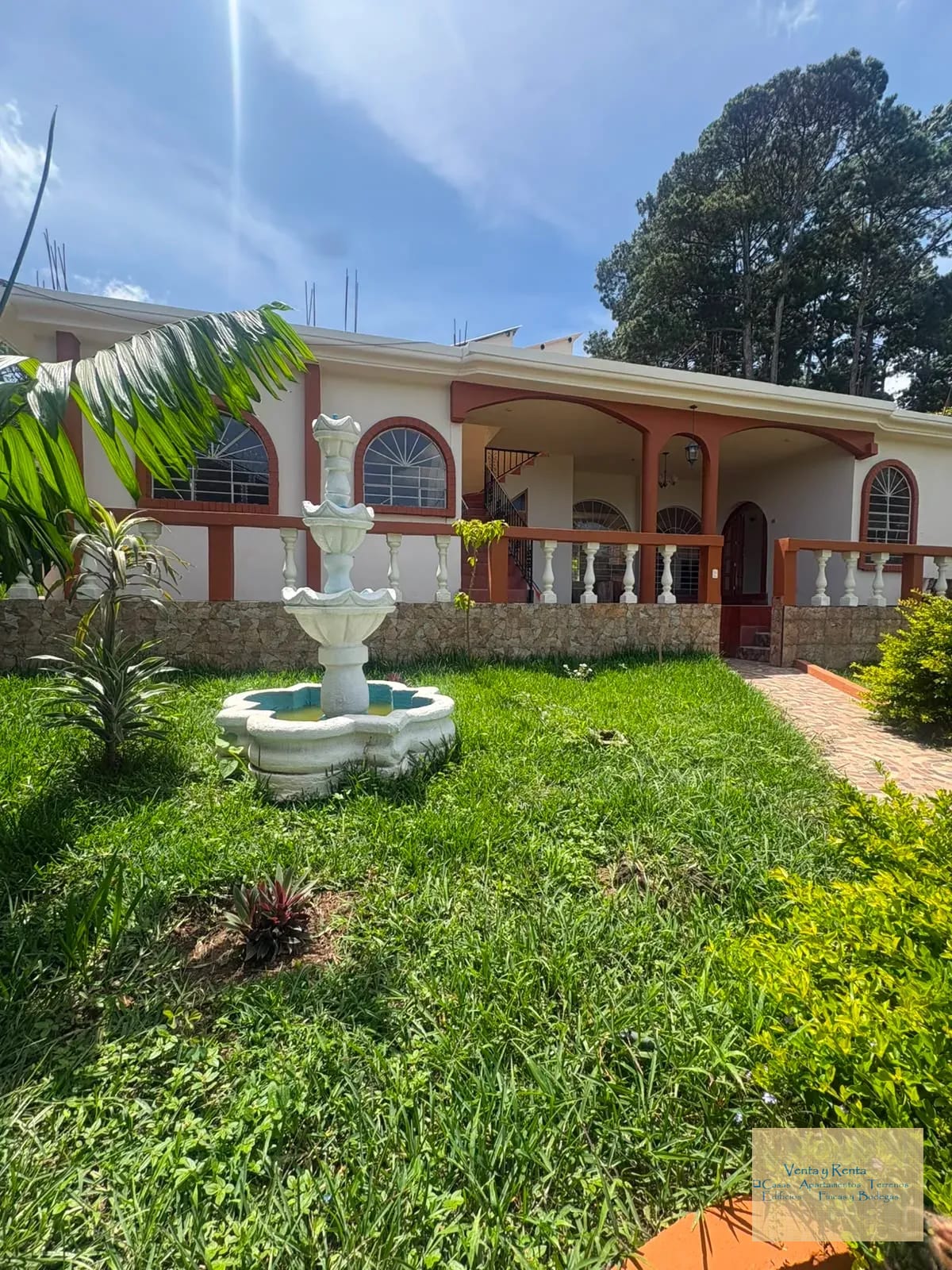 Zona 16 Casa Fuera de Garita Canajuyu — Casa en Venta en Kanajuyú, Zona 16, Guatemala, Ciudad — foto 1 de 13
