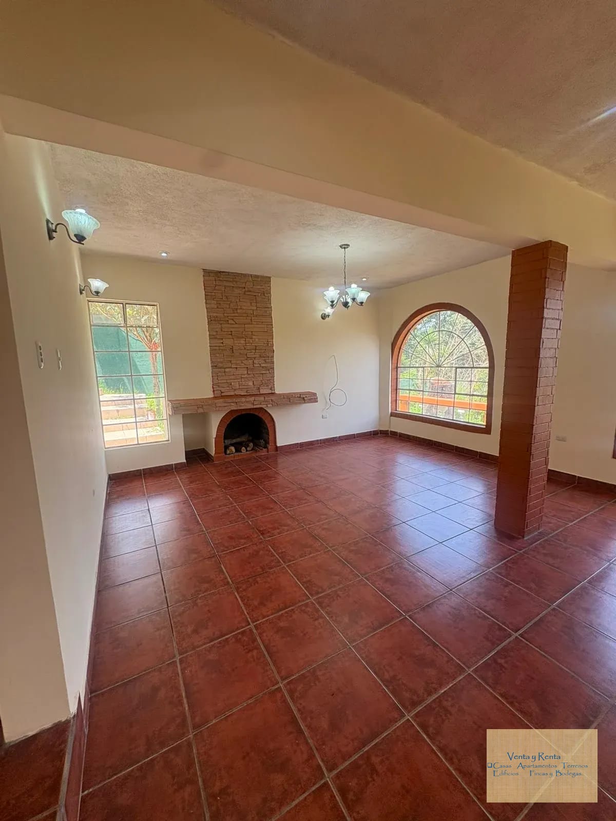 Zona 16 Casa Fuera de Garita Canajuyu — Casa en Venta en Kanajuyú, Zona 16, Guatemala, Ciudad — foto 4 de 13