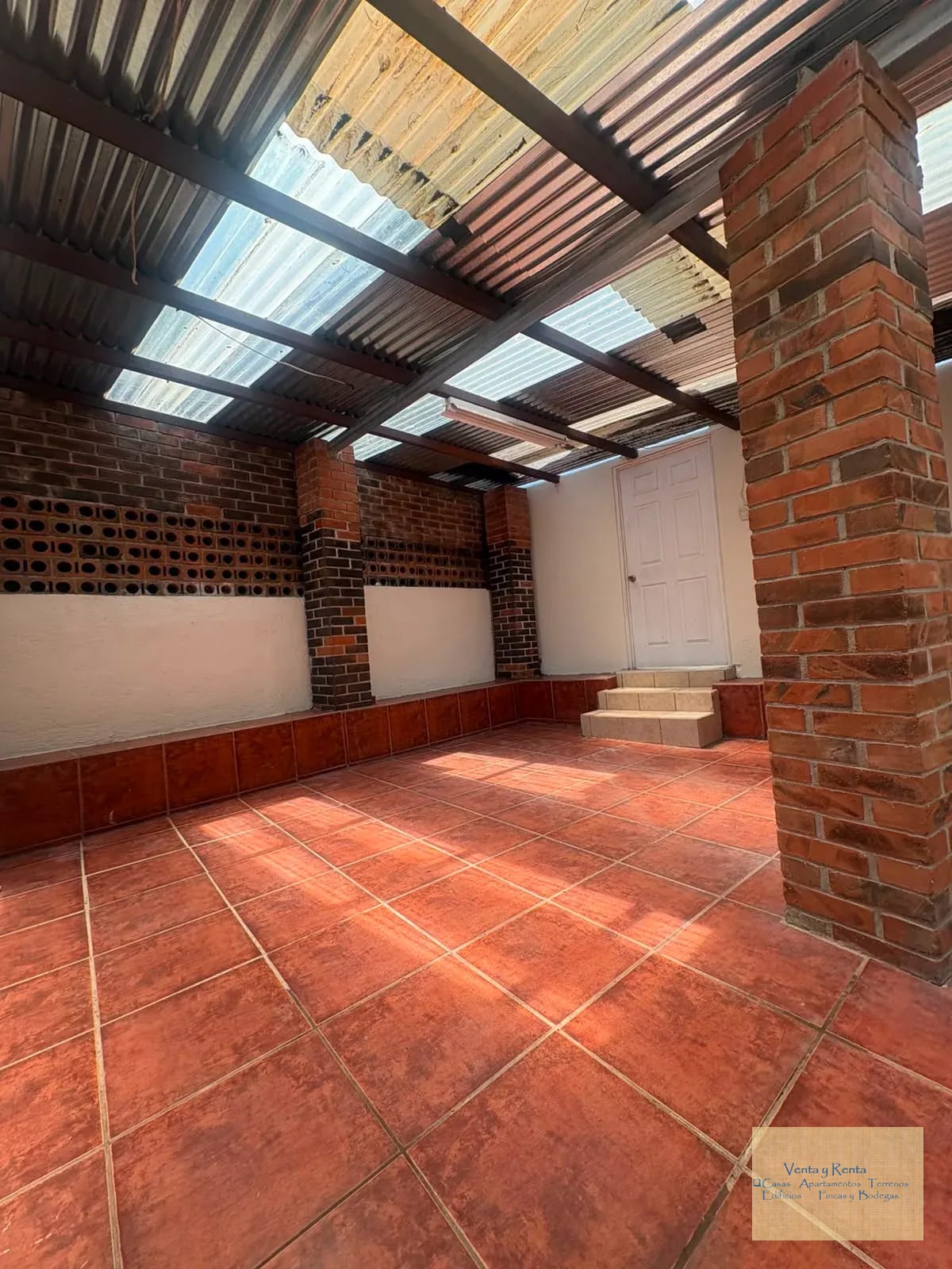 Zona 16 Casa Fuera de Garita Canajuyu — Casa en Venta en Kanajuyú, Zona 16, Guatemala, Ciudad — foto 2 de 13