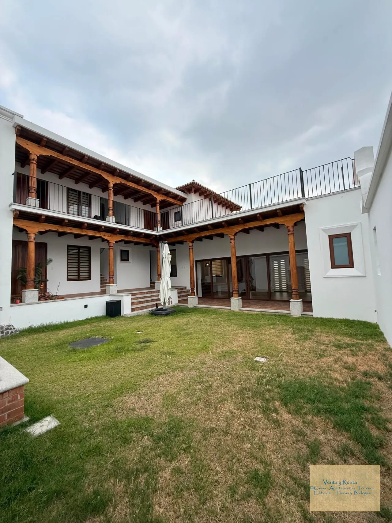 Antigua Guatemala Casa de Esquina Finca Santa Delfina — Casa en Venta en Santa Delfina, Antigua, Sacatepéquez — foto 1 de 13