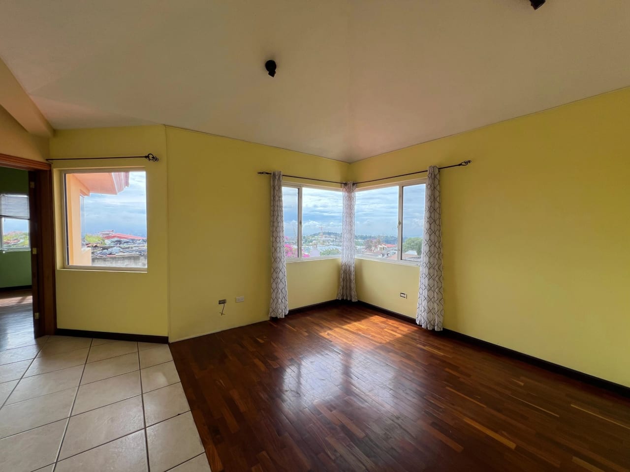 Casa en Venta San Cristobal, Zona 8 de Mixco Residencial Loma Real — Casa en Venta en Loma Real, Zona 8 Mixco, Guatemala, Ciudad — foto 16 de 16