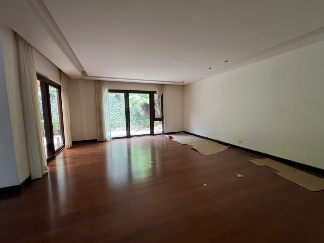 Casa Renta la Joya Zona 10 , 5 Dorm 600 MTS2 $4,350 — Casa en Alquiler en Zona 10, Guatemala, Ciudad — foto 3 de 17