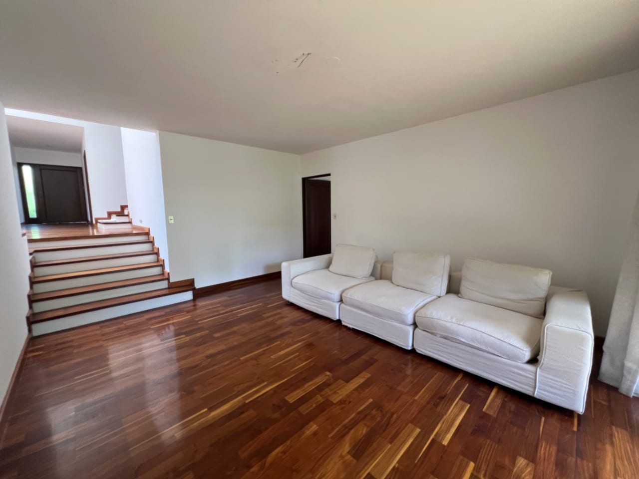 Casa Renta 700 MTS2 Condominio las Luces KM 13.5 , 4 Dormitorios $ 3,700 + Iva — Casa en Alquiler en Las Luces, Carretera a El Salvador, Guatemala, Ciudad — foto 6 de 8