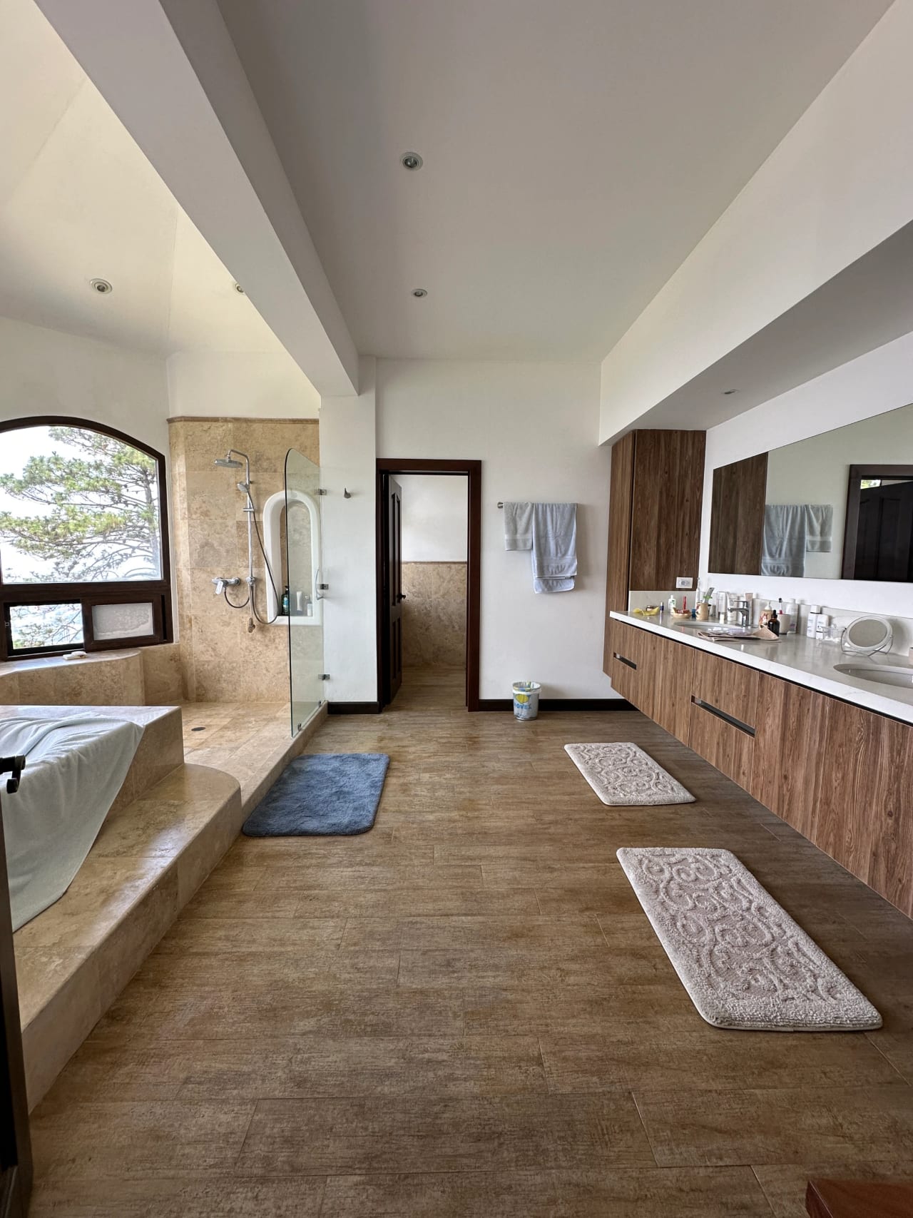 Casa de Lujo y Vistas Top en Venta en Montebello CAES — Casa en Venta en Carretera a El Salvador, Guatemala, Ciudad — foto 12 de 14
