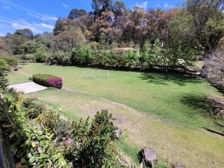 Atención inversionistas: Propiedad cerquísima a la ciudad y con un gran área verde — Casa en Venta en San Lucas Sacatepéquez, Sacatepéquez — miniatura 1 de 17