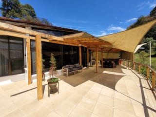 Atención inversionistas: Propiedad cerquísima a la ciudad y con un gran área verde — Casa en Venta en San Lucas Sacatepéquez, Sacatepéquez — miniatura 11 de 17