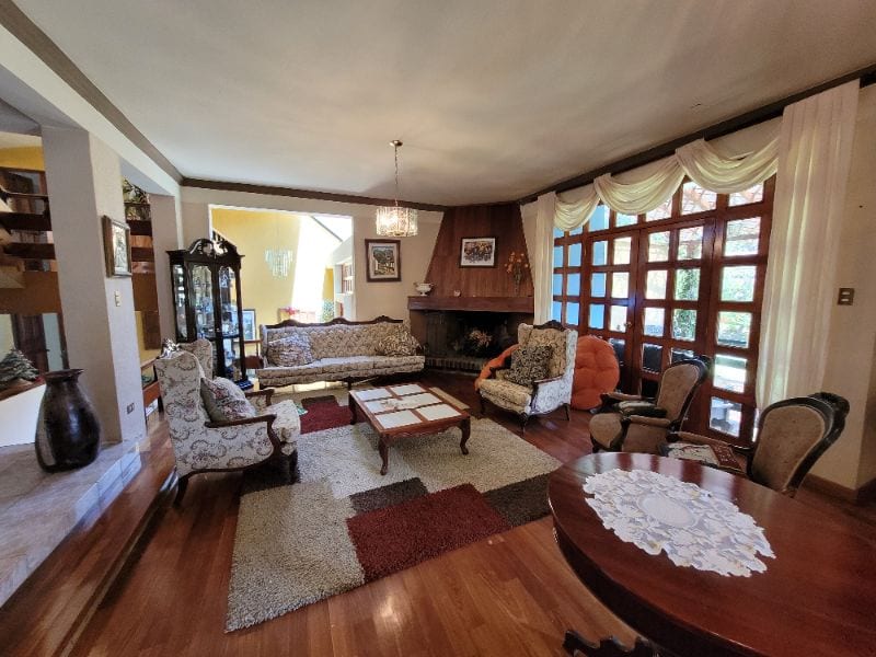 Atención inversionistas: Propiedad cerquísima a la ciudad y con un gran área verde — Casa en Venta en San Lucas Sacatepéquez, Sacatepéquez — foto 14 de 17