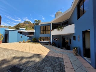 Atención inversionistas: Propiedad cerquísima a la ciudad y con un gran área verde — Casa en Venta en San Lucas Sacatepéquez, Sacatepéquez — miniatura 5 de 17