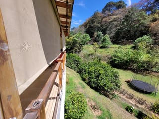 Atención inversionistas: Propiedad cerquísima a la ciudad y con un gran área verde — Casa en Venta en San Lucas Sacatepéquez, Sacatepéquez — miniatura 9 de 17