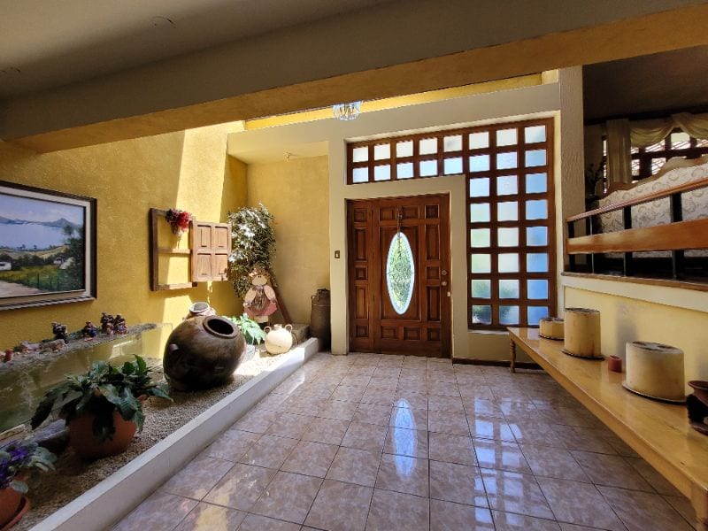 Atención inversionistas: Propiedad cerquísima a la ciudad y con un gran área verde — Casa en Venta en San Lucas Sacatepéquez, Sacatepéquez — foto 6 de 17