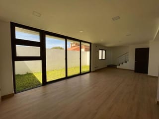 Moderna Casa en Venta | Zona 15, Colonia la Isla — Casa en Venta en El Maestro II, Zona 15, Guatemala, Ciudad — miniatura 9 de 17